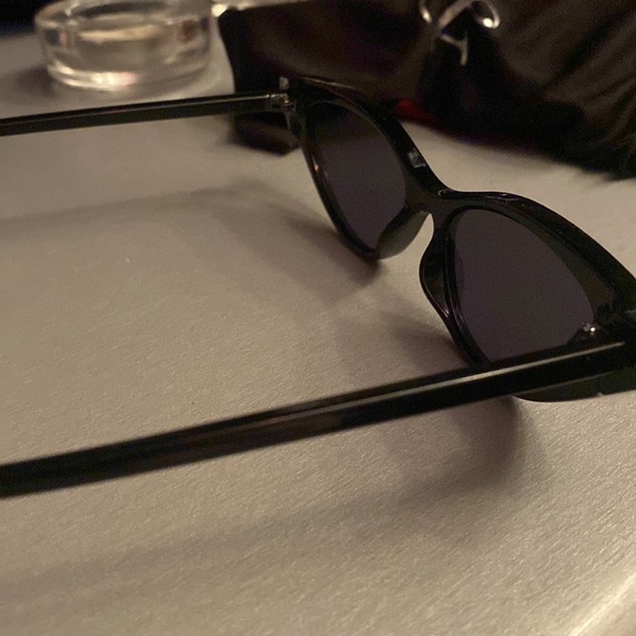 cat eye sunnies - Picture 3 of 3